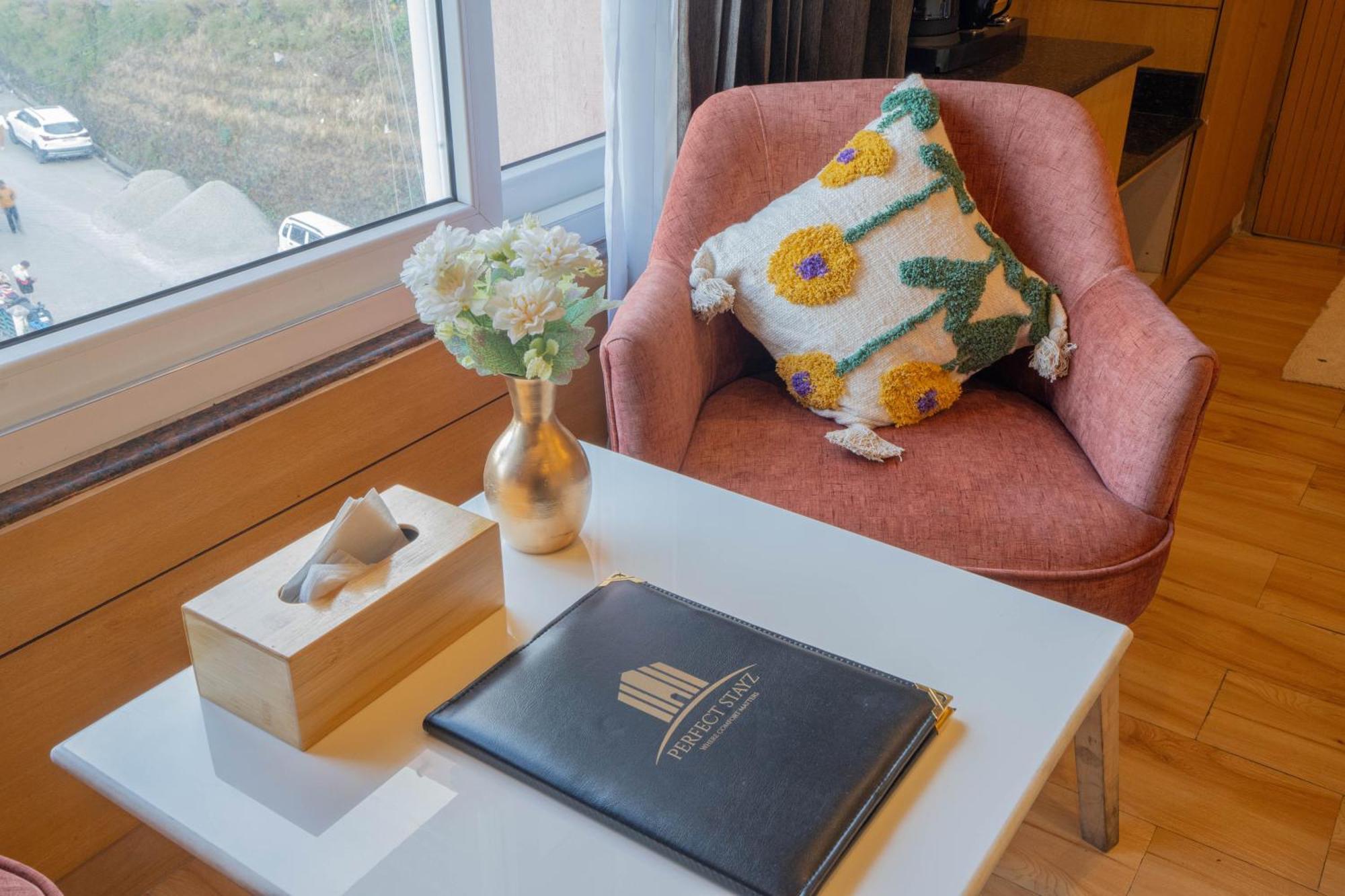 Perfectstayz Premium At Mall Road Масурі Екстер'єр фото