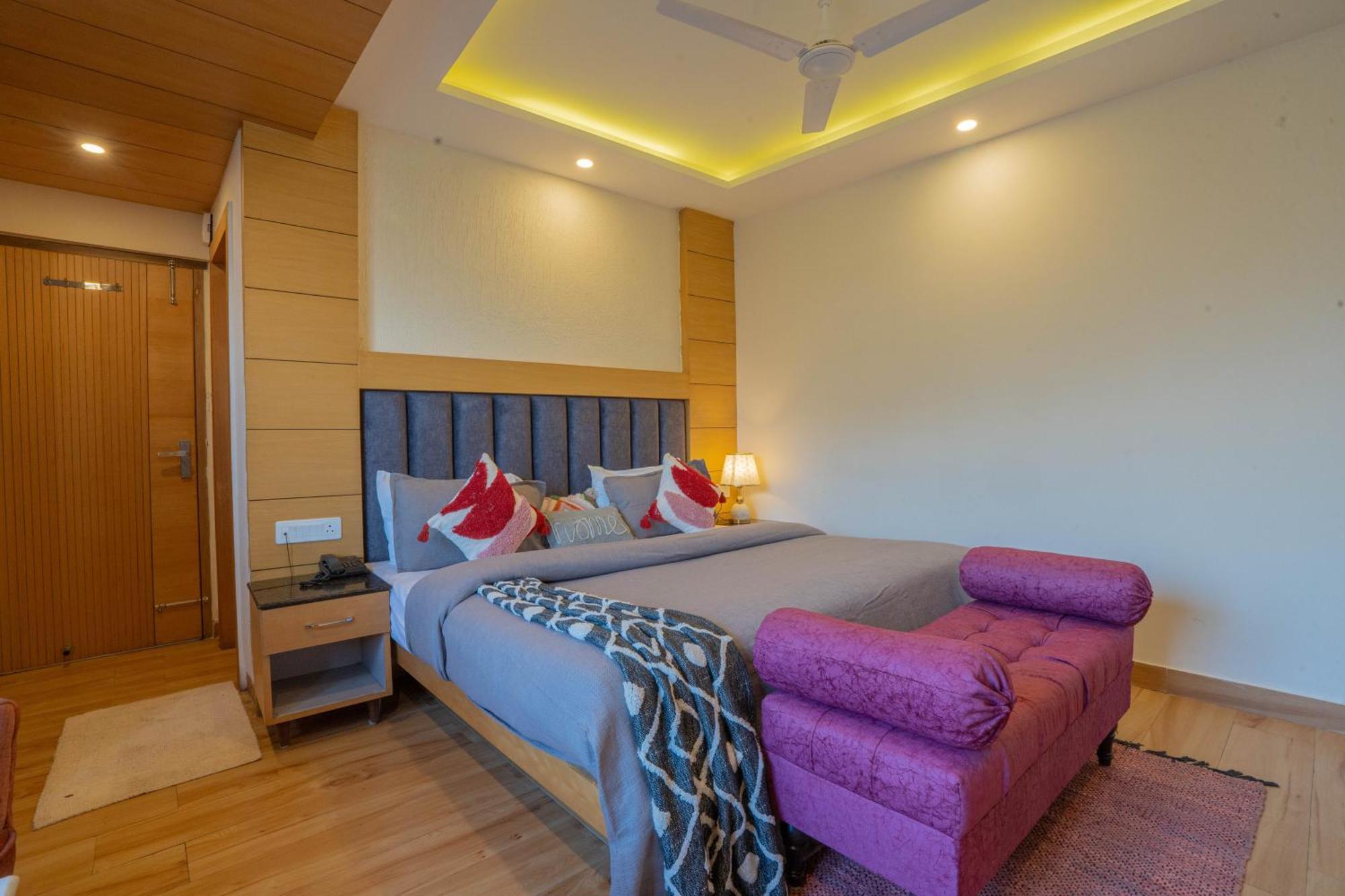 Perfectstayz Premium At Mall Road Масурі Екстер'єр фото