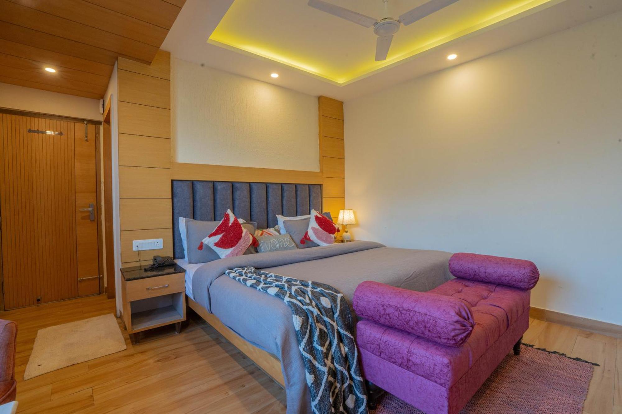 Perfectstayz Premium At Mall Road Масурі Екстер'єр фото